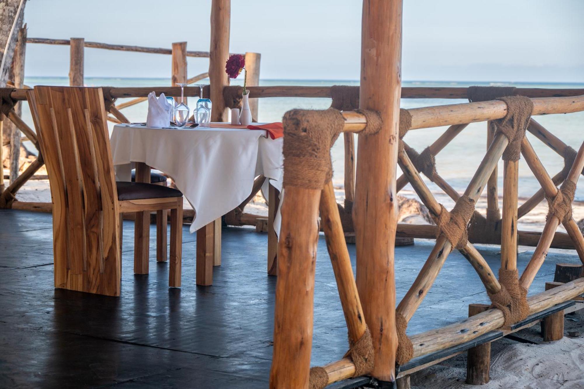 Royal Mandarin Hotel & Resort Pwani Mchangani Esterno foto