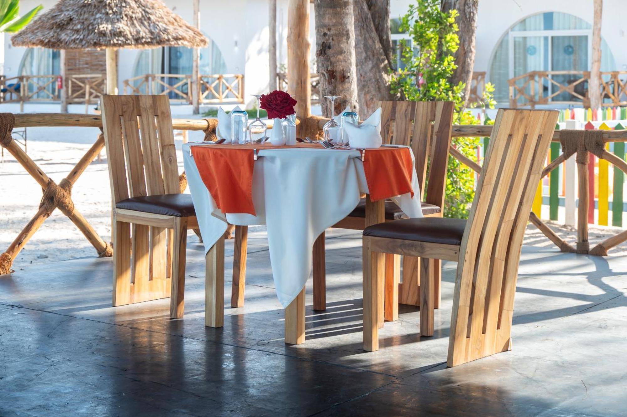 Royal Mandarin Hotel & Resort Pwani Mchangani Esterno foto